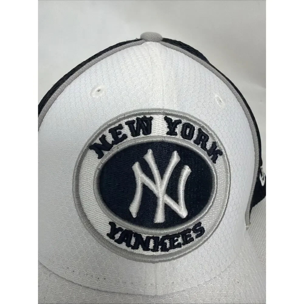 New Era 39THIRTY New York Yankees Hat Cap Large Logo Size Large /XLarge MLB